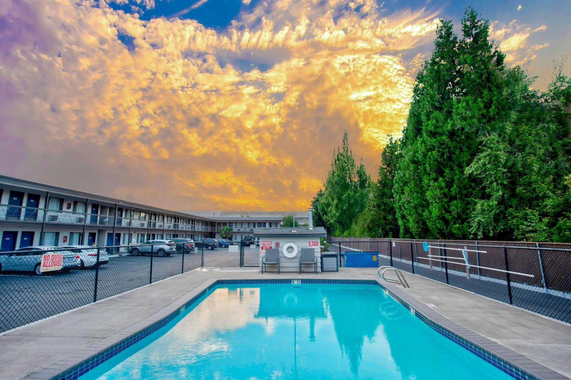 Motel 6-Salem, Or - Expo Center Luaran gambar